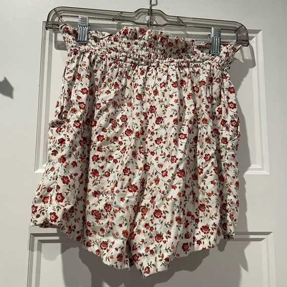 Hollister Formal Front High Rise Women shorts with Tie Bow - Picture 3 of 3